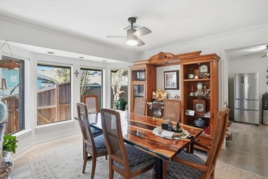 Experience the ultimate in coastal living in this stunning bay - photo 13