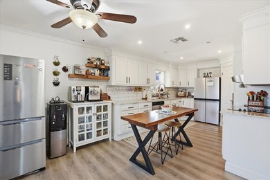 Experience the ultimate in coastal living in this stunning bay - photo 16