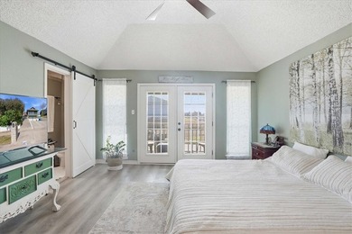 Experience the ultimate in coastal living in this stunning bay - photo 21