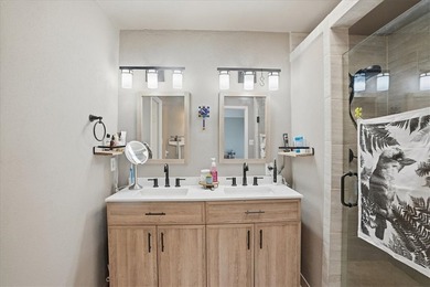 Experience the ultimate in coastal living in this stunning bay - photo 26