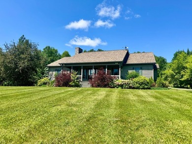 Year Round Life at the Lake! This superbly constructed ranch - photo 1