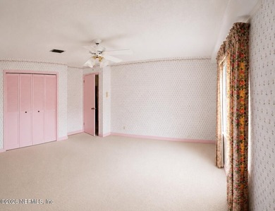 Welcome to luxury living in the prestigious gated community of - photo 33