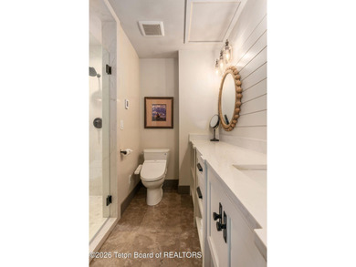 Extensively remodeled in 2022, this 7BD/6BA home offers over 6 - photo 34