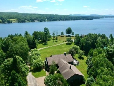 Year Round Life at the Lake! This superbly constructed ranch - photo 6