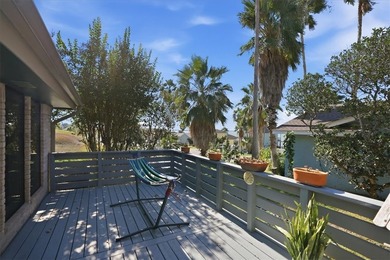 Experience the ultimate in coastal living in this stunning bay - photo 37