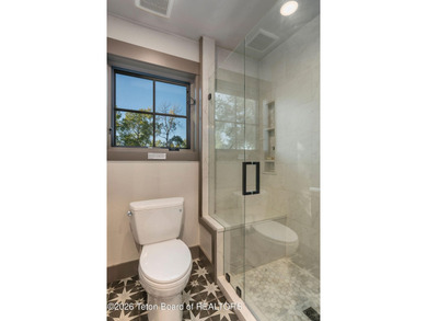 Extensively remodeled in 2022, this 7BD/6BA home offers over 6 - photo 37