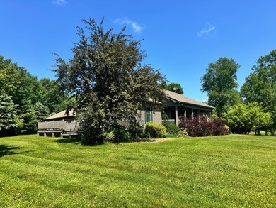 Year Round Life at the Lake! This superbly constructed ranch - photo 8