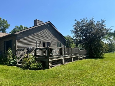 Year Round Life at the Lake! This superbly constructed ranch - photo 9