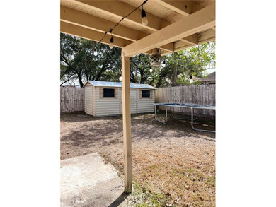Great starter home on a culd-de-sac . 4 bedroom ,2.5 bathroom - photo 4