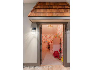 Extensively remodeled in 2022, this 7BD/6BA home offers over 6 - photo 49