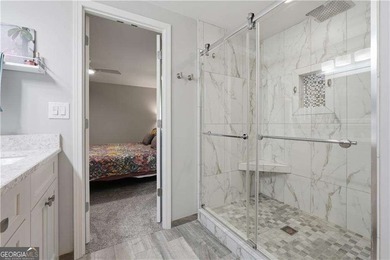 Beautifully renovated and move-in ready Roswell home, featuring - photo 8