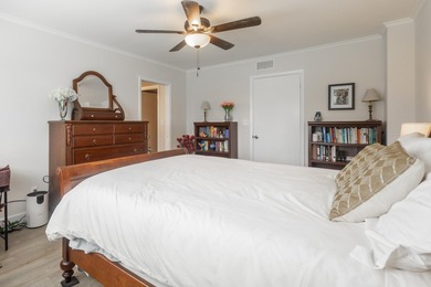 Welcome to this spacious and well-maintained 2-bedroom, 2-bath - photo 12