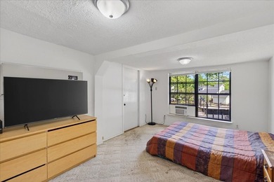 Enjoy lakefront living in this 3-bedroom, 2-bath home located in - photo 14