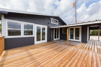 RENOVATED AND MOVE-IN READY WATERFRONT HOME AT LAKE CORPUS - photo 5