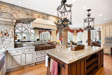 ***Huge price reduction*** This four-sided brick traditional - photo 15