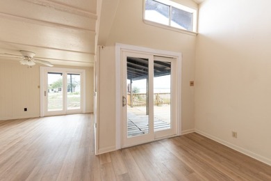 RENOVATED AND MOVE-IN READY WATERFRONT HOME AT LAKE CORPUS - photo 7