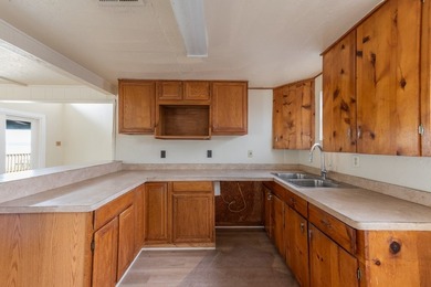 RENOVATED AND MOVE-IN READY WATERFRONT HOME AT LAKE CORPUS - photo 9