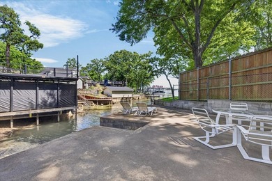 Enjoy lakefront living in this 3-bedroom, 2-bath home located in - photo 20