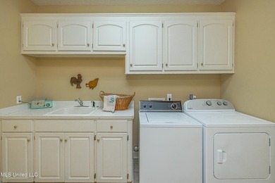 Adorable 3BR/2BA Home in Desirable Castlewoods Subdivision! - photo 26