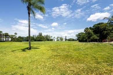 Welcome to this spacious and well-maintained 2-bedroom, 2-bath - photo 30