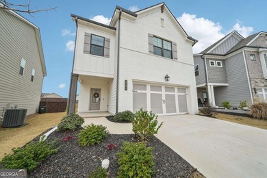 Lake Lanier Home For Sale in Oakwood Georgia