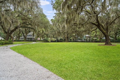 Completely renovated in 2024, this charming 3-bedroom, 2.5-bath - photo 40