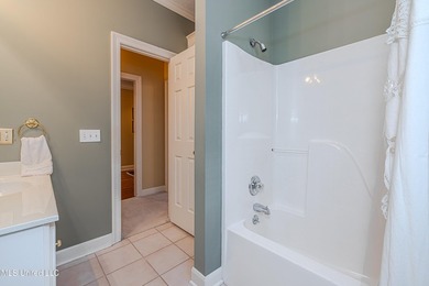 Adorable 3BR/2BA Home in Desirable Castlewoods Subdivision! - photo 41