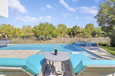 PRIVACY ABOUNDS IN THIS CUL-DE-SAC POOL HOME NESTLED ON AN - photo 4