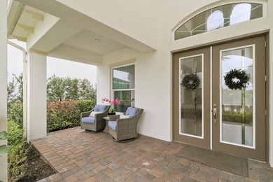 PRIVACY ABOUNDS IN THIS CUL-DE-SAC POOL HOME NESTLED ON AN - photo 6