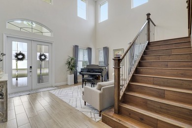 PRIVACY ABOUNDS IN THIS CUL-DE-SAC POOL HOME NESTLED ON AN - photo 7
