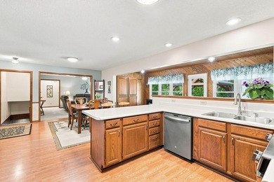 Video and interactive floor plan tour in virtual tour link - photo 11