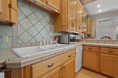 Sweeping Lake Greeson views from this custom-built retreat on a - photo 12