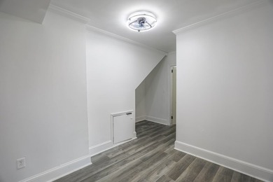 Location, location, location! This versatile commercial property - photo 12