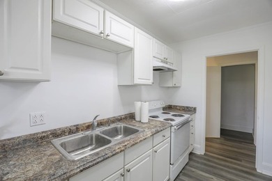Location, location, location! This versatile commercial property - photo 21