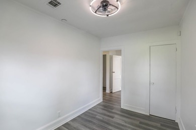 Location, location, location! This versatile commercial property - photo 23