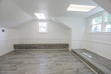 Location, location, location! This versatile commercial property - photo 28