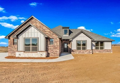 Lake Ellsworth Home For Sale in Elgin Oklahoma