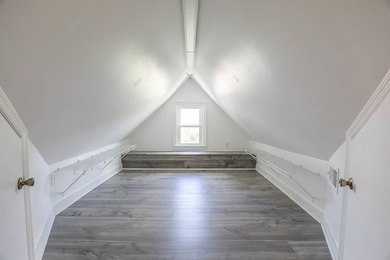 Location, location, location! This versatile commercial property - photo 32