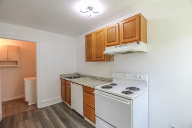 Location, location, location! This versatile commercial property - photo 36