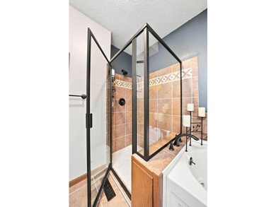 Video and interactive floor plan tour in virtual tour link - photo 36