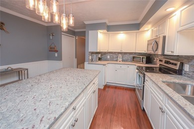 Enjoy lake living with no maintenance and low taxes. Updated 2 - photo 4