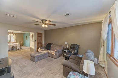 Gorgeous custom built 2600+ square foot 3 bedroom, 2 1/2 bath - photo 7