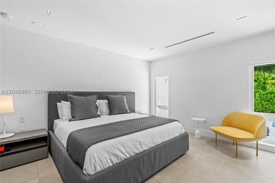 Step into this tastefully fully renovated 4 bedroom, 3.5 - photo 13