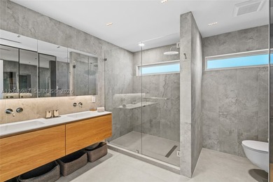 Step into this tastefully fully renovated 4 bedroom, 3.5 - photo 14