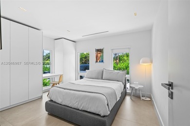 Step into this tastefully fully renovated 4 bedroom, 3.5 - photo 15