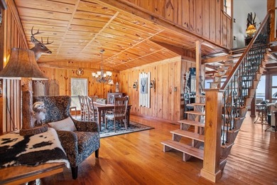 Lake Sam Rayburn Living at Its Best! This beautifully updated - photo 18