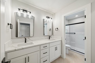 Beautiful new Traditional home backing to serene greenspace - photo 19