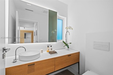 Step into this tastefully fully renovated 4 bedroom, 3.5 - photo 22