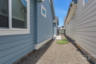 The PRAIRIE HARVEST floorplan by Brighton offers stylish - photo 25