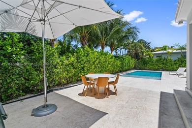 Step into this tastefully fully renovated 4 bedroom, 3.5 - photo 26